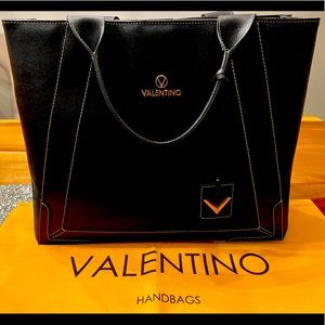 💎AUTHENTIC💎 Valentino by Mario Valentino Black Pebbled Leather Handbag